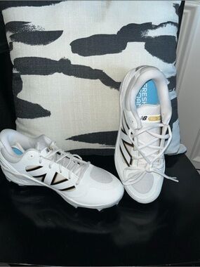 New Balance White Sneakers with Light Blue Insole